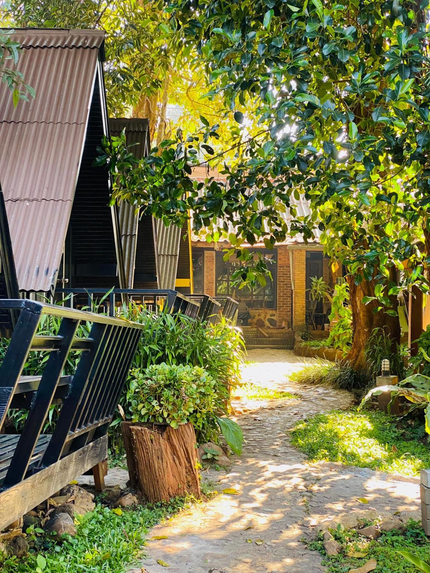 Little Eden Guesthouse Pang Mapha Exterior foto