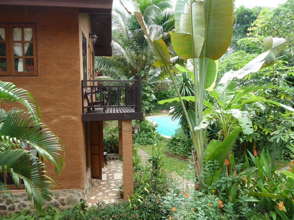 Little Eden Guesthouse Pang Mapha Quarto foto
